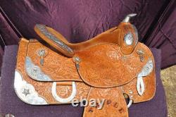 Western show saddle 15.5 in