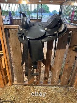 Wintec western 15 saddle fqhb black with silver